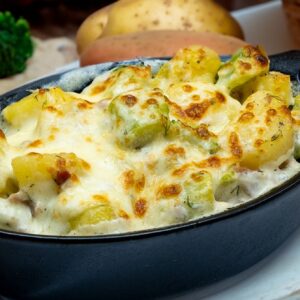 ЗАПЕКАНКА С ШУНКА И БРОКОЛИ