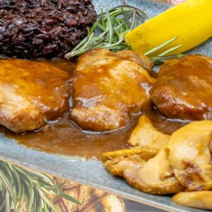 СВИНСКИ МЕДАЛЬОН С МАНАТАРКИ